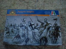 images/productimages/small/Teutonic Knights XII-XIII Century Italeri 1;72 nw voor.jpg